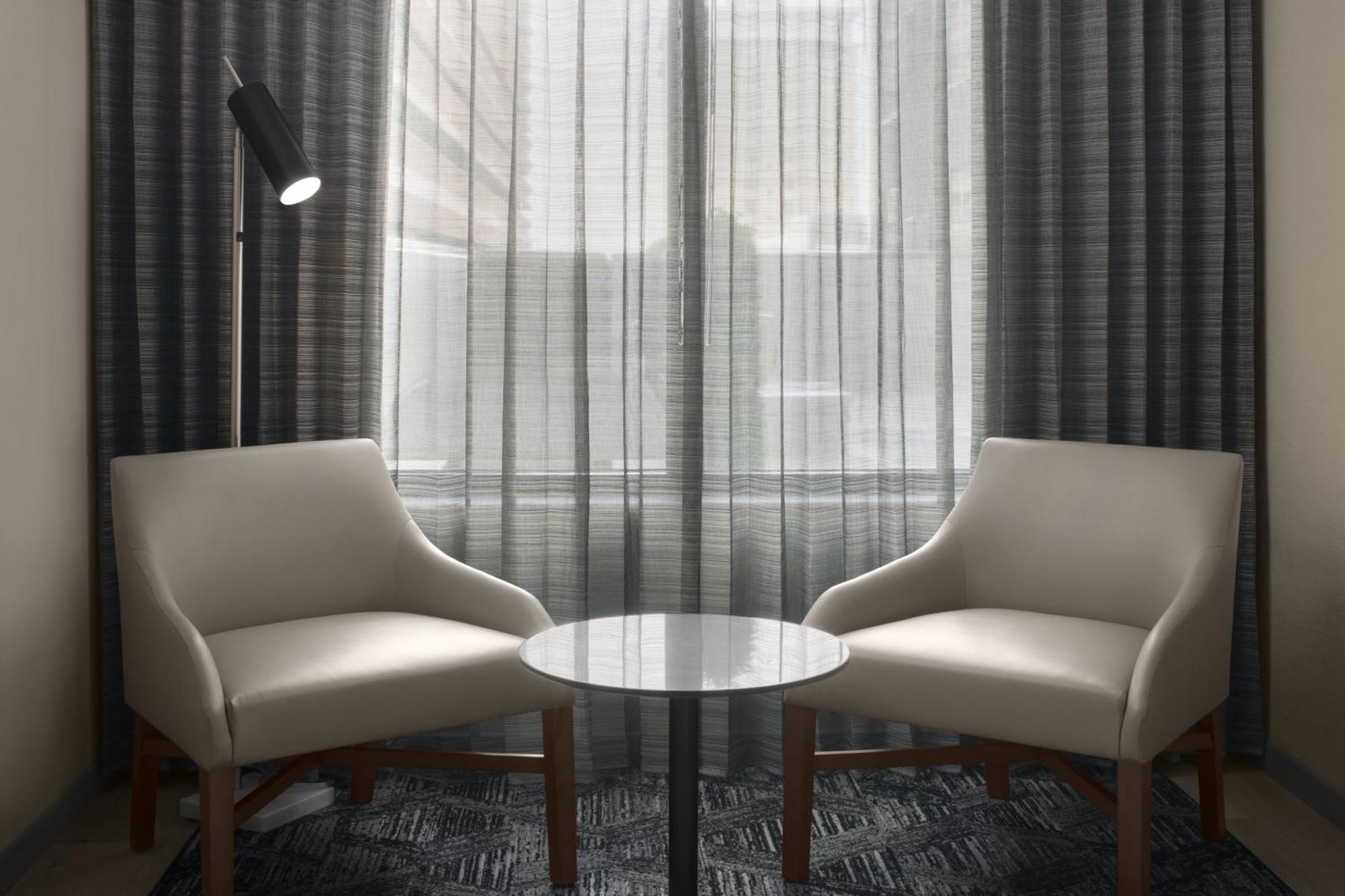 Ac Hotel By Marriott St. Louis Клейтон Экстерьер фото