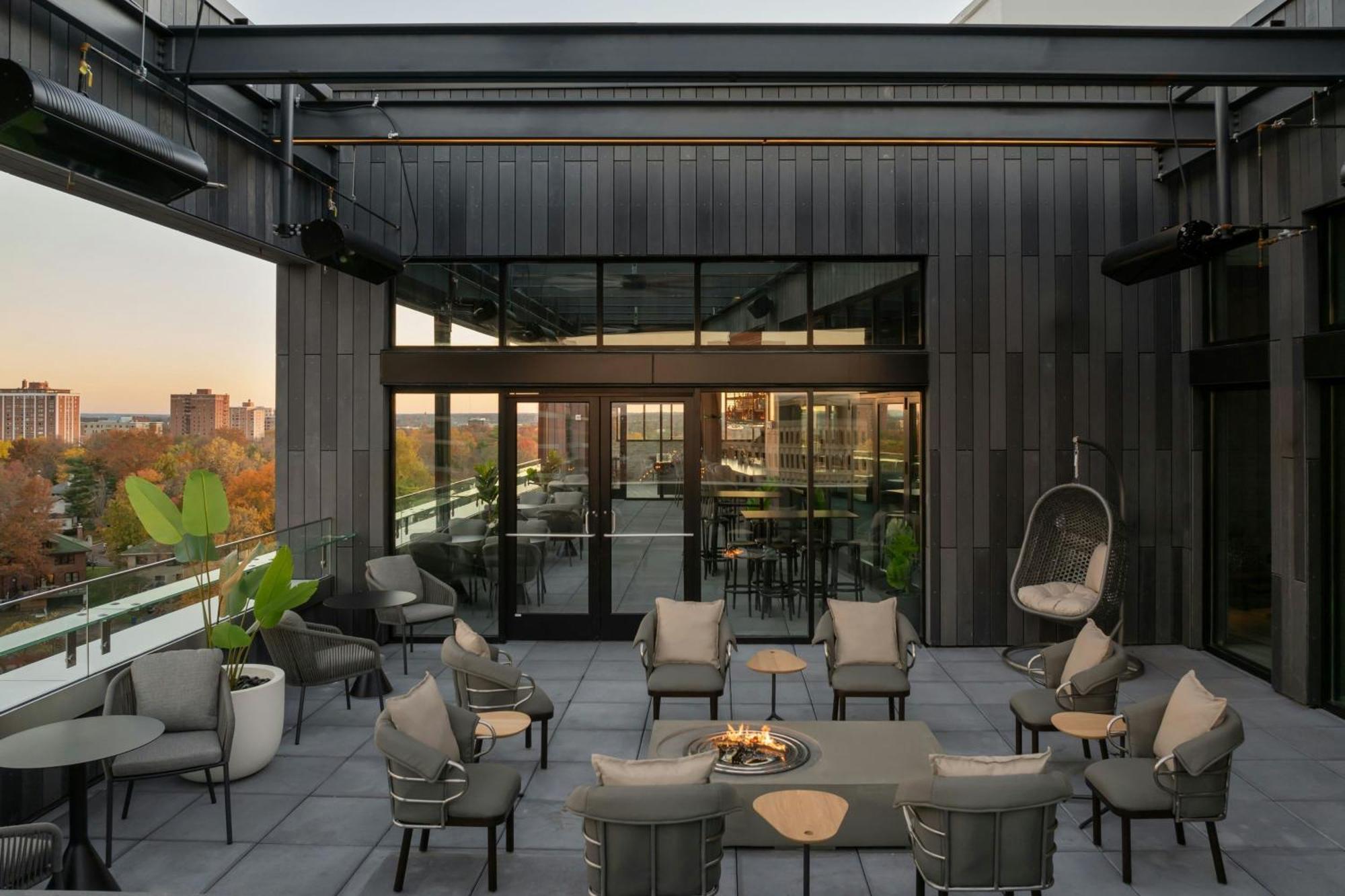 Ac Hotel By Marriott St. Louis Клейтон Экстерьер фото