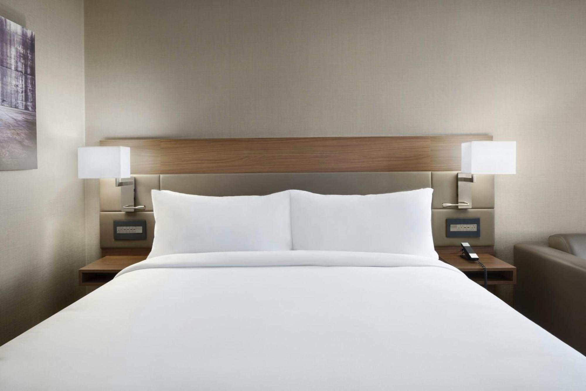 Ac Hotel By Marriott St. Louis Клейтон Экстерьер фото